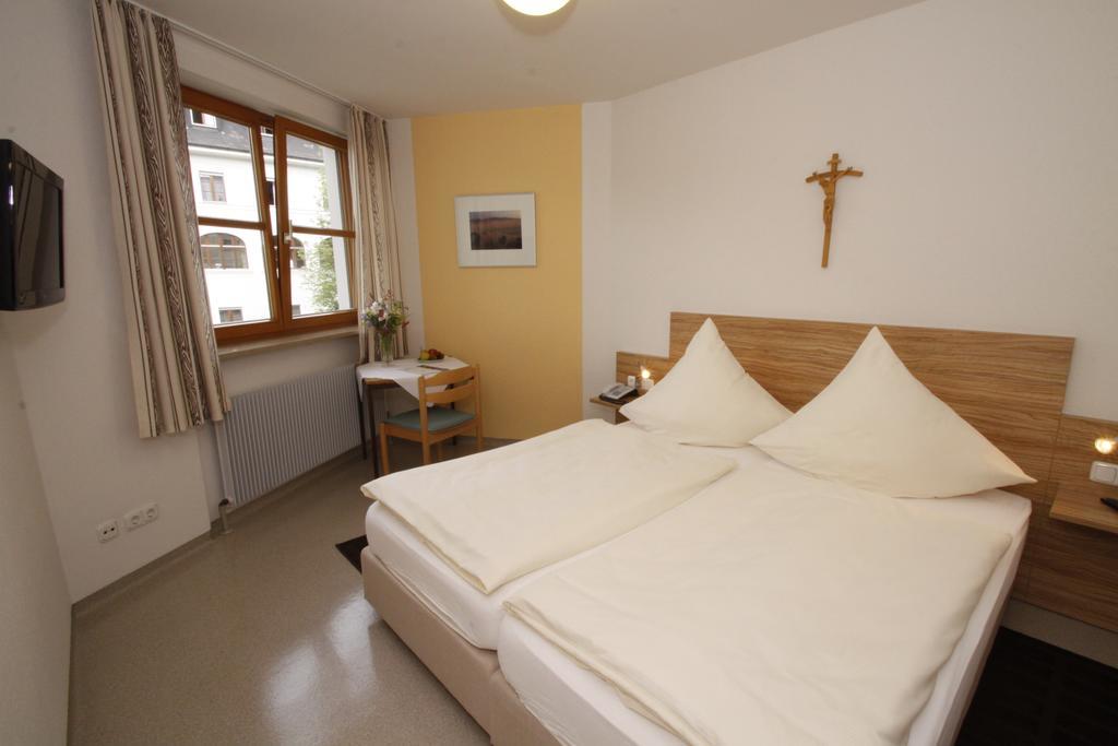 Kloster St. Josef Neumarkt in der Oberpfalz Habitación foto