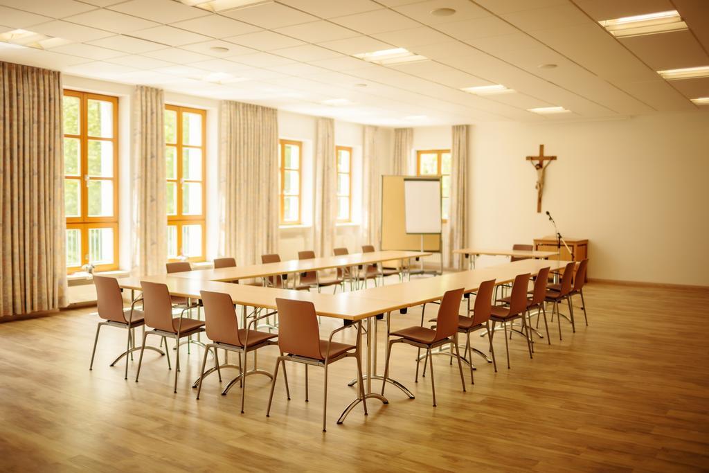 Kloster St. Josef Neumarkt in der Oberpfalz Exterior foto